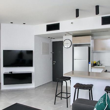 Apartments4You Leonardo 17 Бат-Ям Экстерьер фото