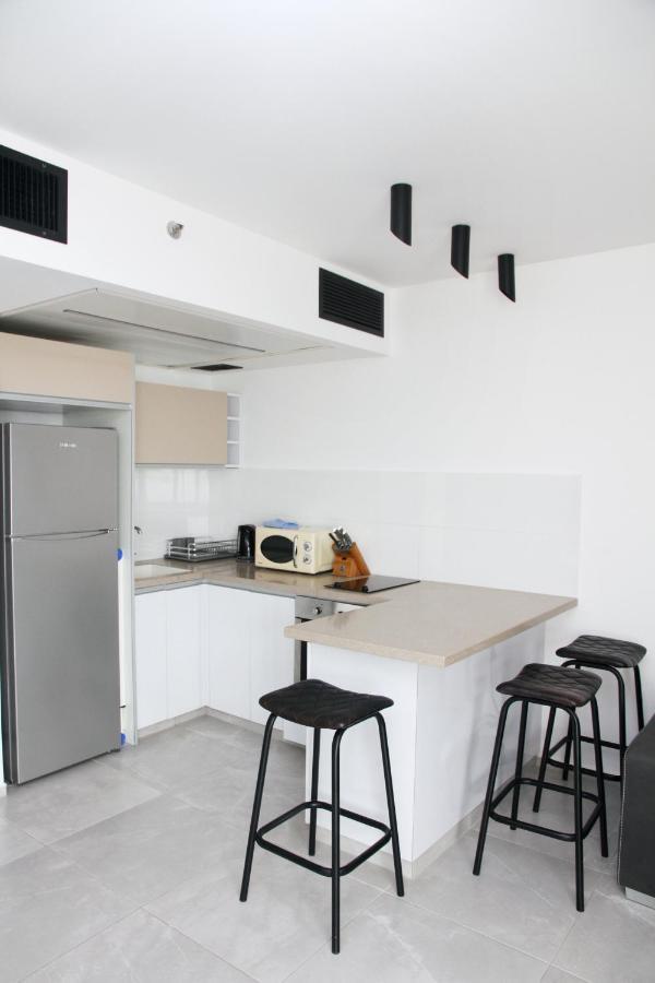 Apartments4You Leonardo 17 Бат-Ям Экстерьер фото